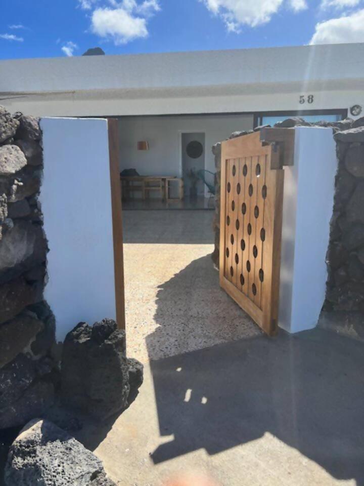 Lanzarote Famara Beach Bungalow Exteriér fotografie