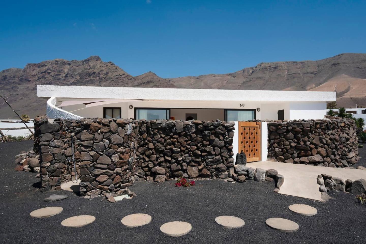 Lanzarote Famara Beach Bungalow Exteriér fotografie