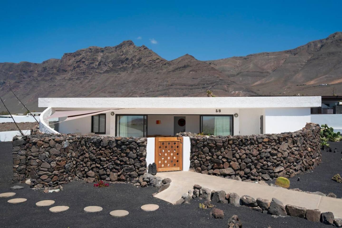 Lanzarote Famara Beach Bungalow Exteriér fotografie